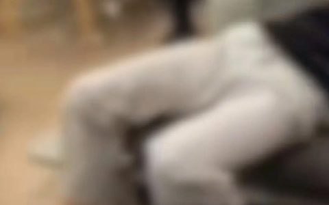 打架致人骨折的法律后果：判刑与赔偿责任解析